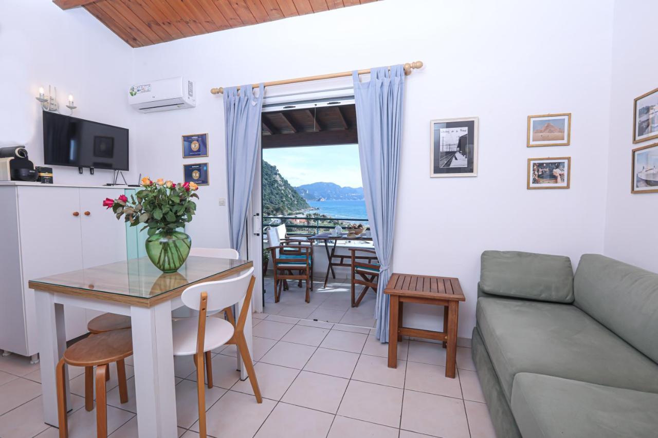 Suzanne'S Apartment Glyfada Menigos Resort 외부 사진